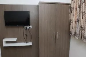 The Sun Residency - Mire