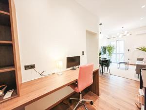 Ako12 - New, Stylish, Bright, Nice Balcony