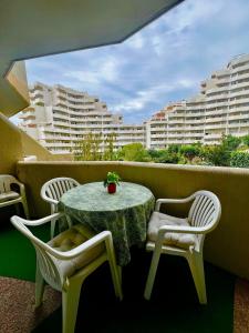 Benalbeach Relaxing Garden View Studio