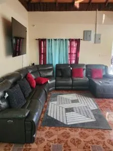 Hilltop Haven - Лусєа