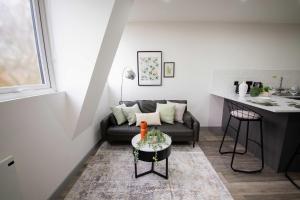 Spacious 2 Bedroom Apartment in Central Preston