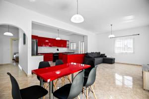 Chrysi - Three Bedroom Deluxe Suite