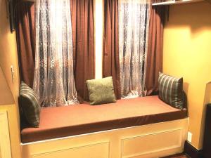 Quaint 3rd Floor Loft