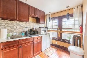 Quaint 3rd Floor Loft