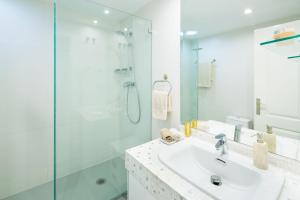 Luxury 5* 3 beds apartment in Playas del Duque, Puerto Banus Marbella