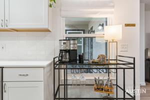 Near BBQ, Coffee More in Brentwood Pet-Friendly 2BR 1BA Condo By Austin Vacay