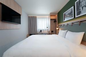 Hotels Campanile Paris Ouest - Nanterre - La Defense : photos des chambres
