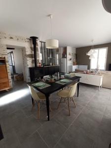 Maisons de vacances Maison au calme a la campagne PERIGNY HOUSE : photos des chambres