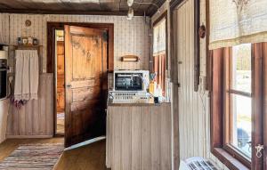 2 Bedroom Nice Home In Bredaryd