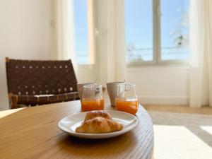 5A - APARTMENT FACING PORT & Town Hall