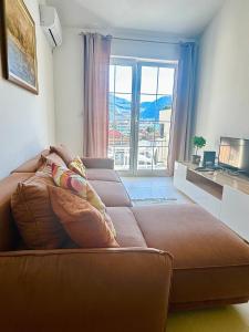 Spacious two bedroom apartment with free parking