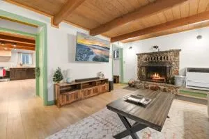 Midnight Pines Cabin - Cozy Get-Away Near Slopes! - بيغ بير لاكي