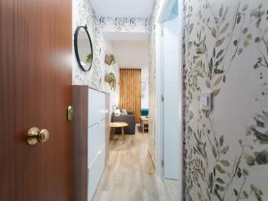 Oasis en la Carihuela Apto con Piscina y Playa a 400m y 2,3Km del Centro de Torremolinos