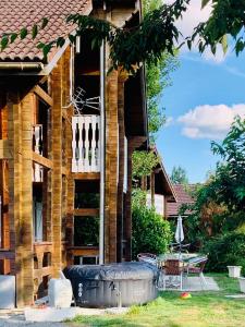 Campings Les Chalets de Meilhac : photos des chambres