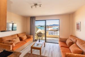 One-Bedroom Standard Apartment with Sea View (1-4 Adults) room in Apartamentos Astuy