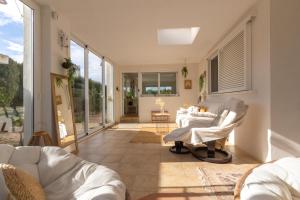 Sunny villa near Alicante, own pool & playground!