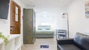 Old Silk Apartments - Luxury Studios, 1 & 2-beds in Coventry City Centre by COVSTAYS