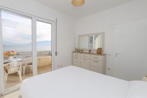 Sea View Apartment in Vlore 007