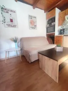 Maison typique de village Corse , 10 min aéroport et de la mer - Vignale