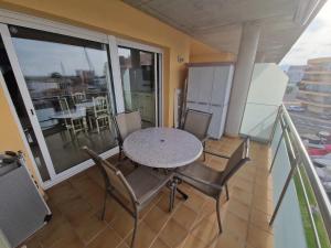 Cap Mestral con piscina y aire acondicionando