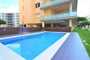 Cap Mestral con piscina y aire acondicionando