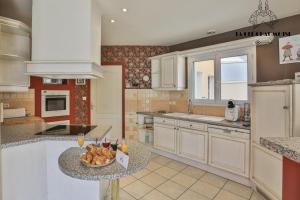 Villas Villa LS - Agreable Villa avec piscine et jacuzzi : photos des chambres