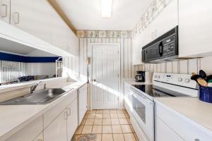 Sea Colony --- 21013 Greenway Ct.