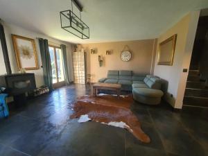 Maison au calme avec piscine, terrasse, BBQ