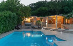 Beautiful Villa Mia with pool in Makarska