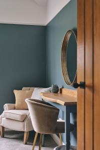 Cottage with log burner and hot tub in shropshire