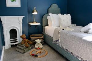 Cottage with log burner and hot tub in shropshire