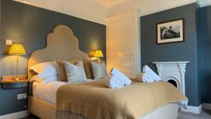 Cottage with log burner and hot tub in shropshire