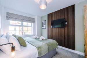 4 Bed House-2 Parking spaces-Vibrant location