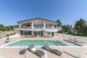 Villa Montefalcone 8 by Marche Holiday Villas