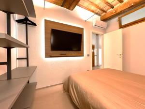 Modern Pendola Near the Duomo