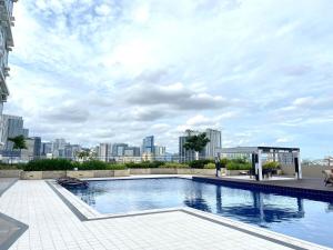 One Br with Balcony at East Gate