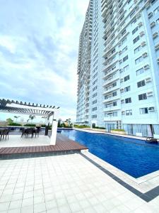 One Br with Balcony at East Gate