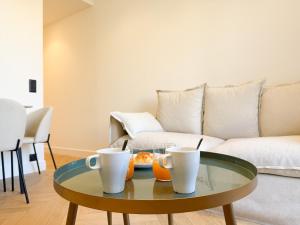 9A - APARTMENT FACING PORT & Town Hall