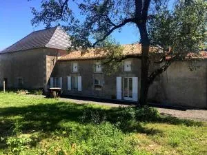 Pear gîte set in beautiful private surroundings - Mauprévoir