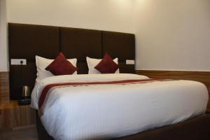 Hotel Obsidian Red