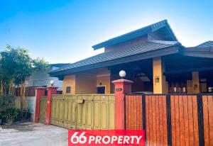 Charming 1-Bedroom Home Steps from Saturday Market