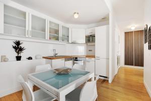 Moderne 3 pièces au coeur des Champs-Elysées