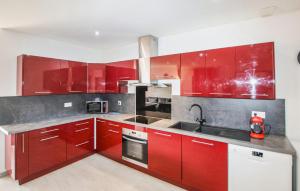 Maisons de vacances Amazing Home In Morieres Les Avignon : photos des chambres