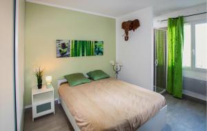 Maisons de vacances Amazing Home In Morieres Les Avignon : photos des chambres