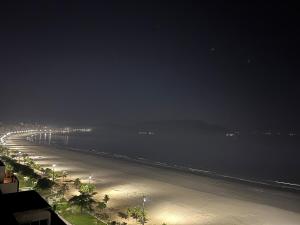 Flat Santos frente mar Canal 3