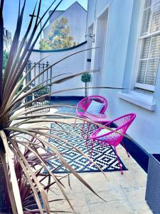 Central & Trendy - Aquila House Apartments