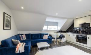 Central & Trendy - Aquila House Apartments