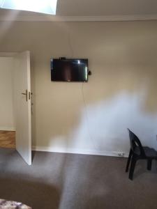 J & J Paradise Guest House