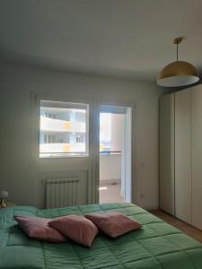 Moderno bilocale con ampio balcone