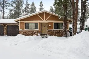 Bear Ridge Cabin - Close to Slopes & Lake - Big Bear City